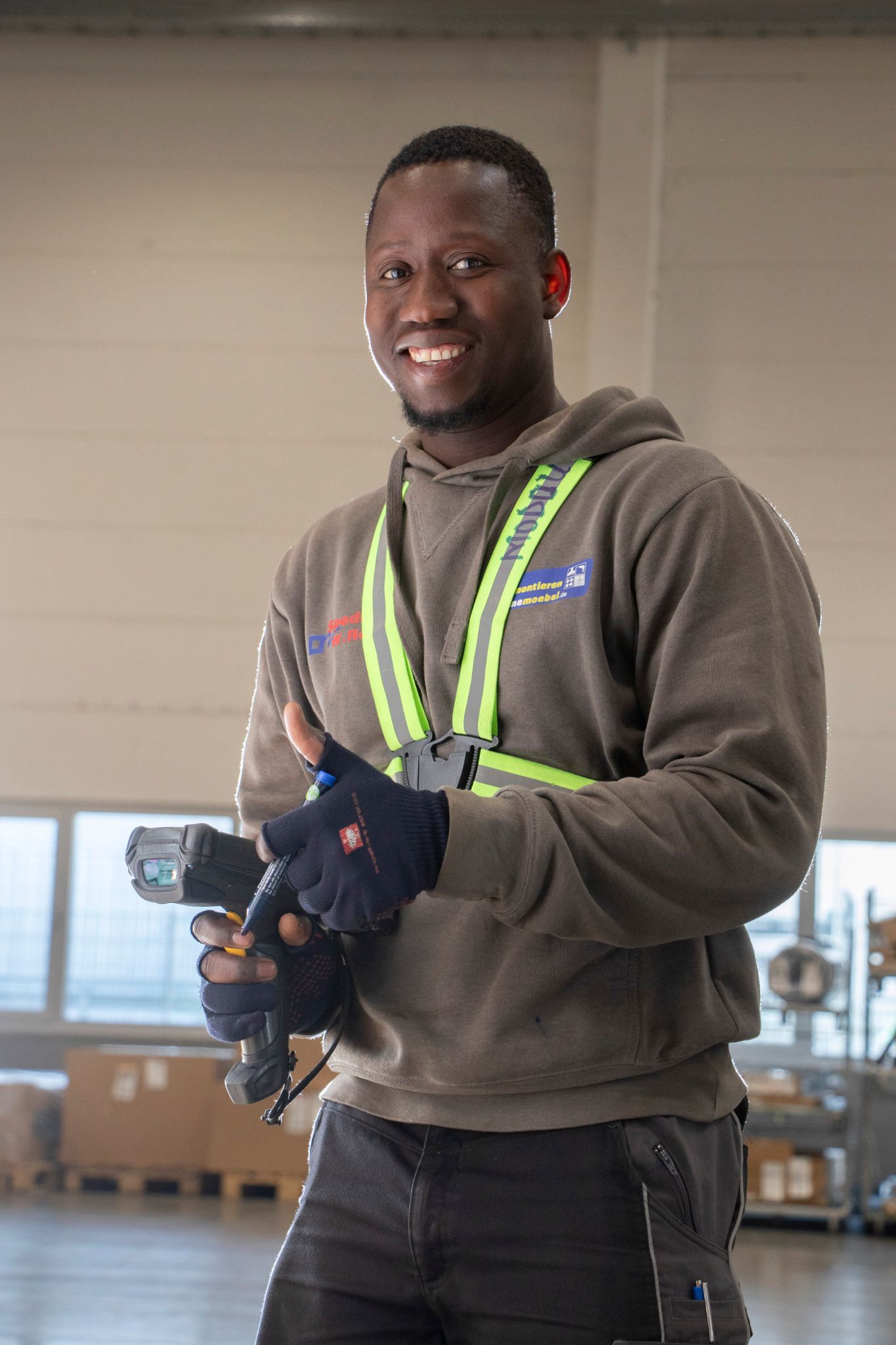 Lagermitarbeiter bei der Arbeit